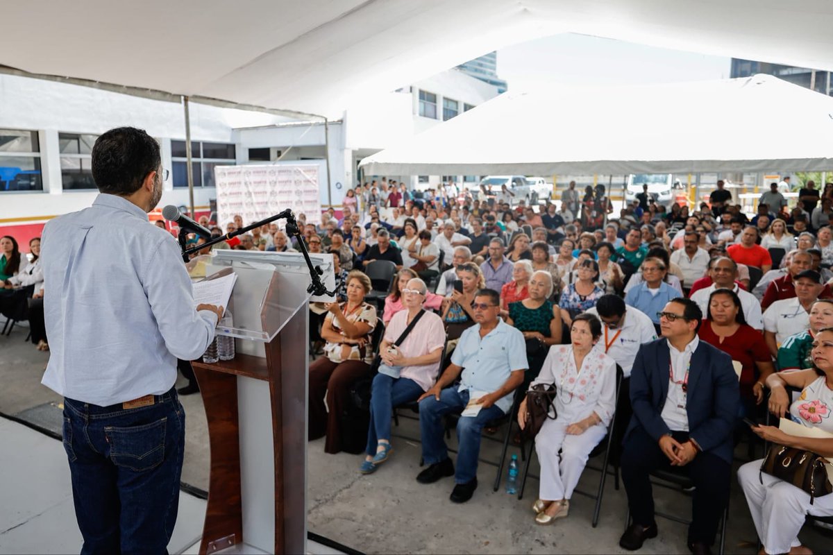Issste_Sonora_'s tweet photo. 📰 #COMUNICADO Supervisa @martibatres infraestructura y equipamiento en CH “Constitución” del @ISSSTE_mx en Monterrey, Nuevo León.
🔗https://t.co/RThLryWeBD https://t.co/XqDhROhKpk