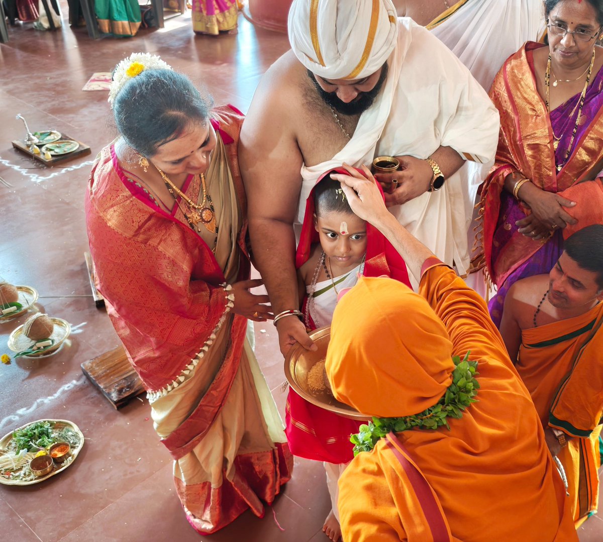ShankaraPeetha's tweet photo. ಅಶೋಕೆಯಲ್ಲಿ ರಾಮಚಂದ್ರ ಹರಿಹರ ಹೆಗಡೆ ಅವರ ಮಗ ಚಿ| ಶ್ರೀಕೇಸರಿ ಹಾಗೂ ಎಮ್. ರಾಮಪ್ರಸಾದ ಕರಿಯಾಲ ಅವರ ಮೊಮ್ಮೊಗ ಚಿ| ರಾಮಪ್ರಖ್ಯಾತ ಇವರಿಗೆ ಬ್ರಹ್ಮೋಪದೇಶ ಕಾರ್ಯಕ್ರಮ

ಅಶೋಕೆ, ಗೋಕರ್ಣ
17-06-2026 https://t.co/C1liWDiQNg