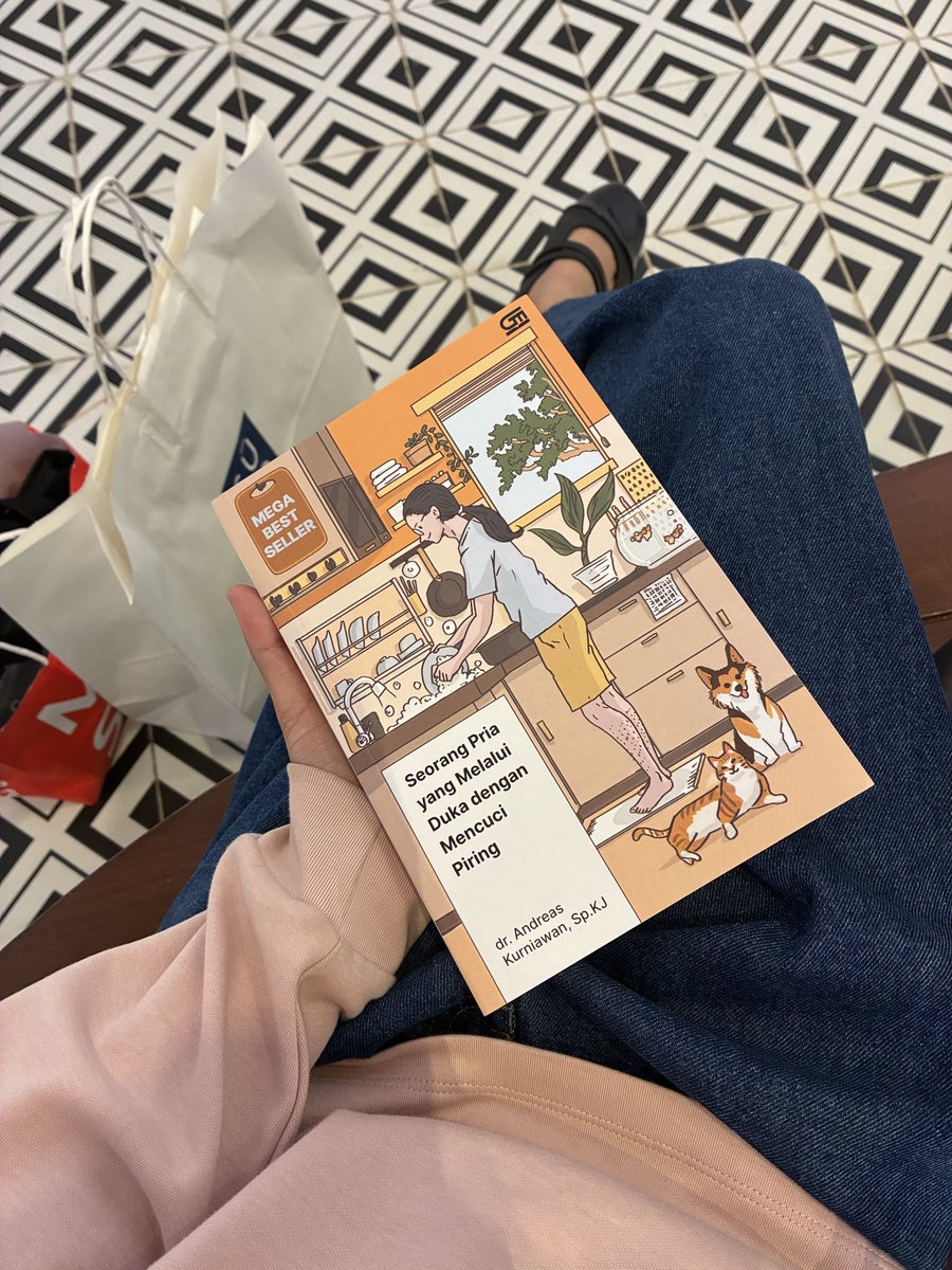 luvmatchayeay's tweet photo. @tanyakanrl Btw aku ada rekomendasi buku yg mungkin bisa kamu baca, semangat ya, hidup km terus berjalan.. https://t.co/2vvdqoJpXb