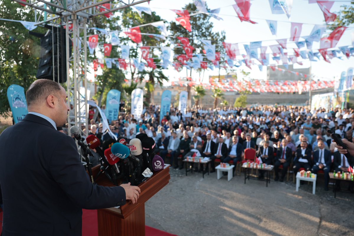 sanliurfabld's tweet photo. Şanlıurfa Büyükşehir Belediye Başkanımız Mehmet Kasım Gülpınar, Eyyübiye Belediyesi Hizmet Binası’nın Temel Atma Töreni’ne katıldı. 🏗️

Yeni hizmet binasının Eyyübiye ilçemize ve tüm Şanlıurfa’mıza hayırlı olmasını diliyoruz.

@EyyubiyeBel https://t.co/M2oqjjcsX8