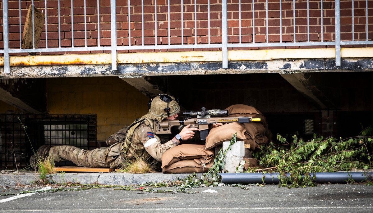 Gabriel64869839's tweet photo. More L129A2 treats from Defence Imagery. The scope is an old Schmidt &amp; Bender; unlike Royal Marines Army has not ordered new sights for these, so it's either this or ACOG from sharpshooter days, unfortunately. 

The Marines ordered Leupold Mk5 Tremor 3 scopes. And suppressors! https://t.co/xj1uDcxkrl