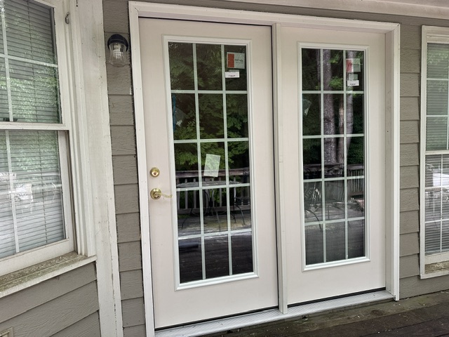 Mc_Toolman's tweet photo. Back to back weeks with a door replacement "highlight".  @Mc_Toolman Services, LLC removed the old, worn steel door and installed a fiberglass double door unit with grids BETWEEN the glass (MUCH easier for cleaning purposes).   
 ⭐️ 🤩 ⭐️
https://t.co/8EoTV3ZUIW https://t.co/uQzP8dVu2f