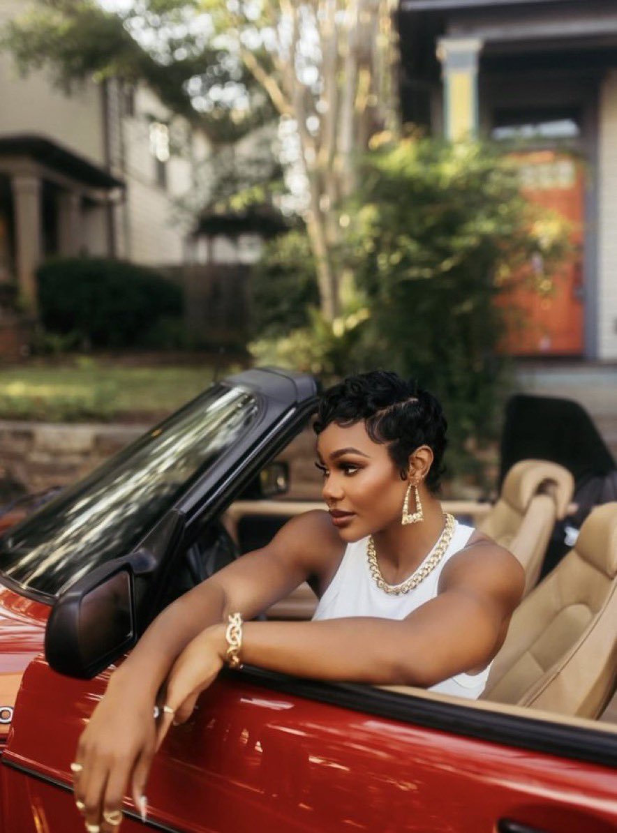 BASINGSEGRAPS's tweet photo. Yall ain’t got nothing on this woman https://t.co/UBEy41VogA