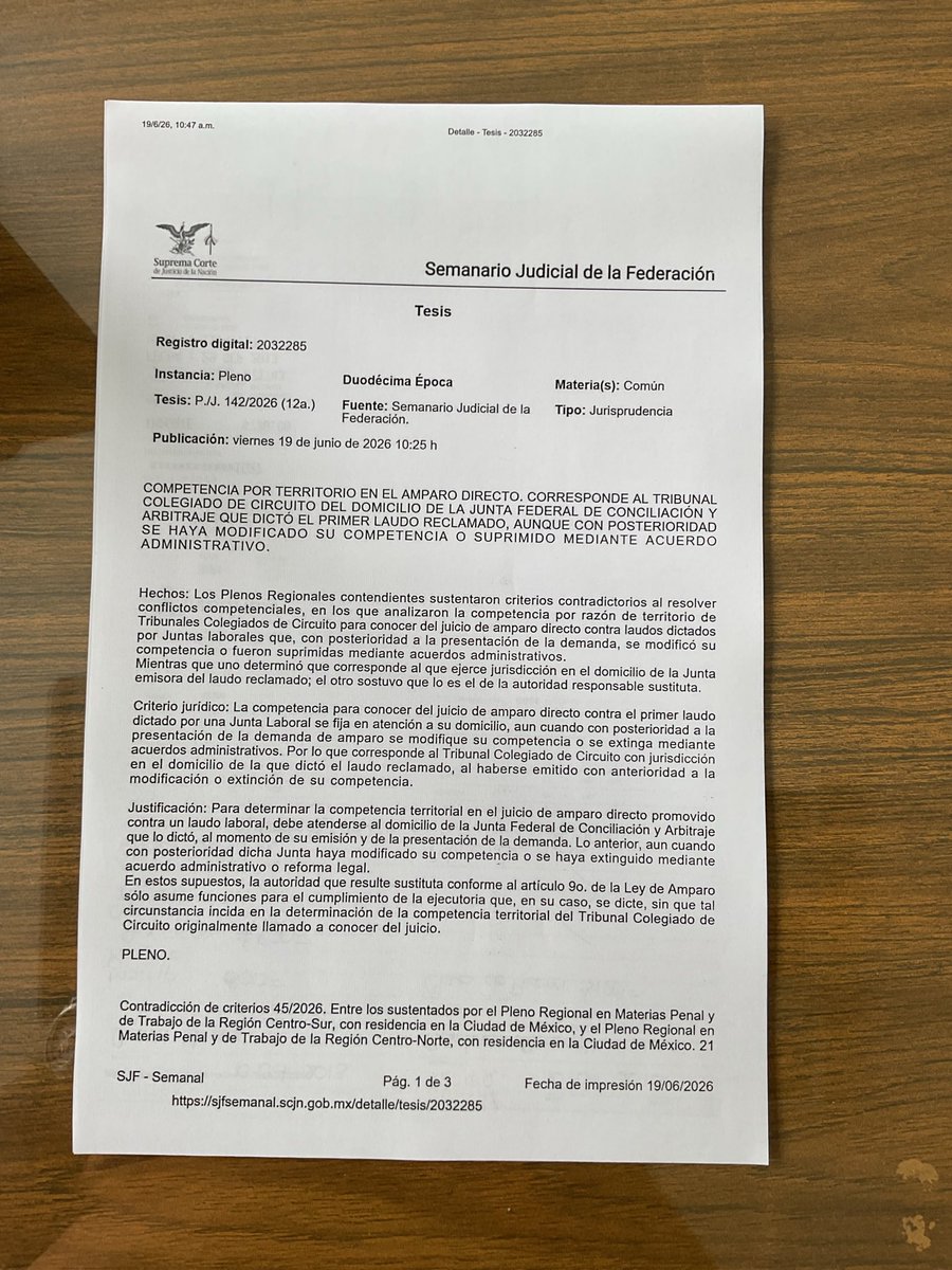 Nicar50's tweet photo. Corresponde al tribunal colegiado de circuito la competencia para conocer de amparo directo vs laudos dictados por juntas laborales, que tenía jurisdicción en el domicilio de la que dictó el laudo reclamado, aun cuando con posterioridad se modificó su competencia. https://t.co/S4cSgoBZNP