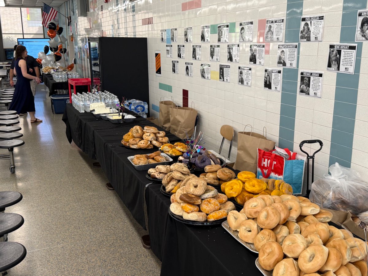 DWalker_NStar's tweet photo. Thanks Renaissance Committee for hosting the 8th grade bagel breakfast.  Students signed yearbooks and tee shirts as they gave their “good byes” to one another. https://t.co/yuX8TZTiJr