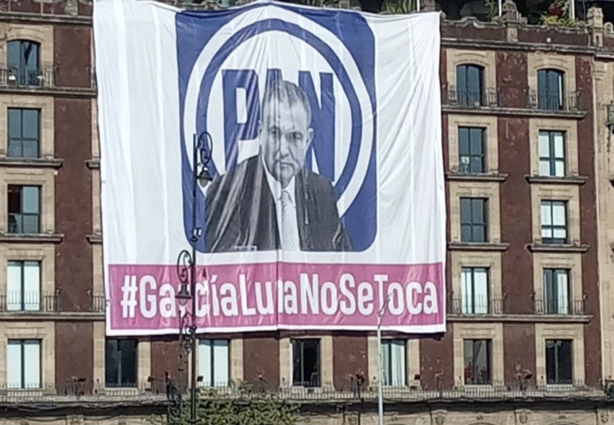 KickerRegio's tweet photo. @AztecaNoticias @AccionNacional @RicardoAnayaC Estos son el cinismo puro, creen que el pueblo no ve y no se acuerda de lo que hacen, en 2027 se llevarán su madrazo de realidad. ⚖️⚖️ https://t.co/3Sb9v4FgsL