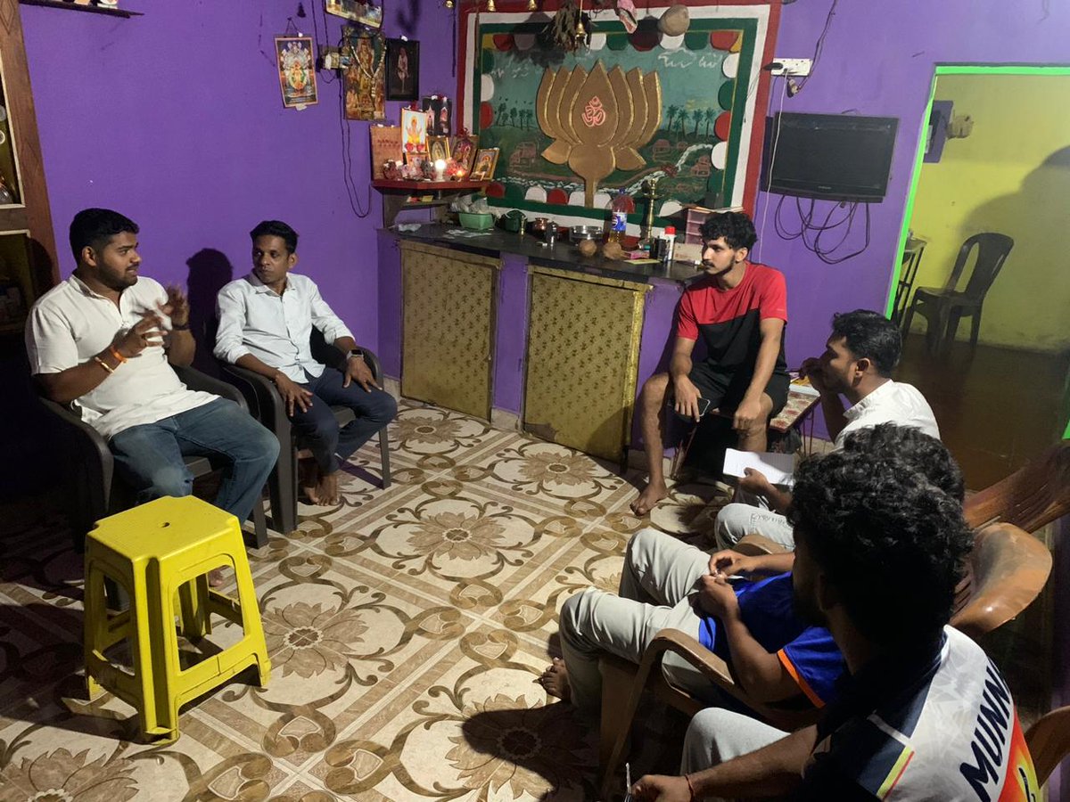 bjym_goa's tweet photo. Bharatiya Janata Yuva Morcha Bicholim Mandal President Shri @d_mashelkar visited booths in Bicholim Constituency in reverence of booth Sashaktikaran Abhiyan and outreached the yuvas along with pramukh Karyakarta's and had an comprehensive discussion on 1/1 https://t.co/MSWWb1DVN3