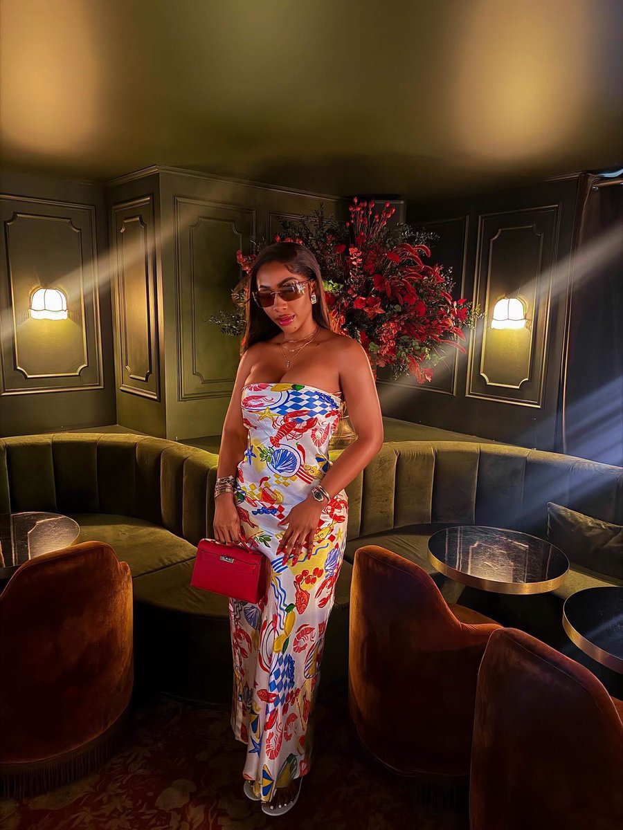 Emygram234's tweet photo. Good evening, courtesy of our queen,Mercy Eke.😊 https://t.co/anft1Dly0w