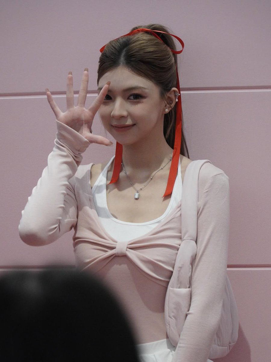 𝑬lyn. tweet media