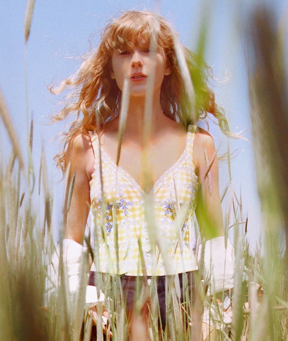 TChartSwift's tweet photo. “I Knew It, I Knew You” remains at #1 on UK Singles Chart for a 2nd week in a row, earning the biggest sales week of the year. https://t.co/ndziy4QEkK