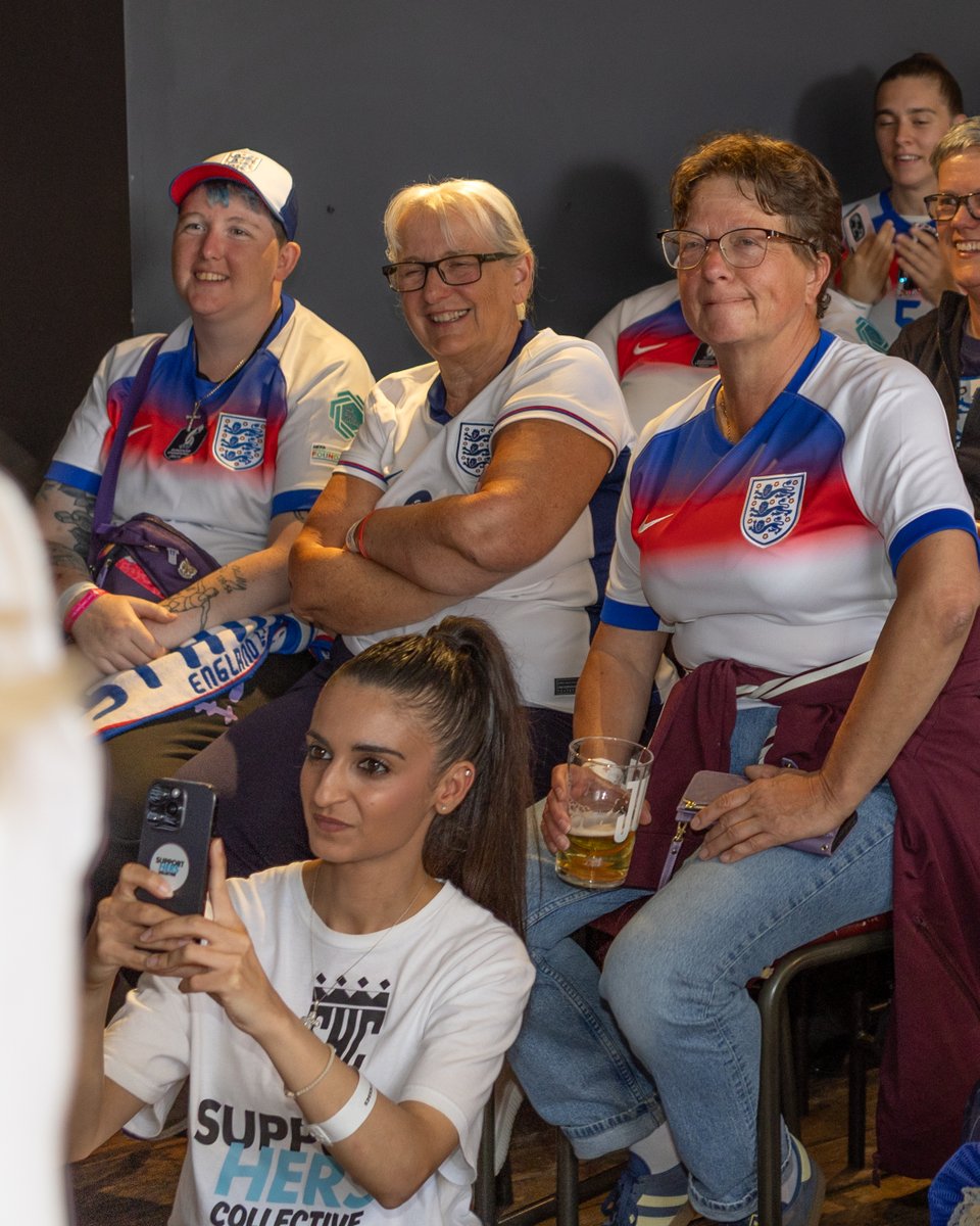 FreeLionesses's tweet photo. Absolutely delighted to have join @JillScottJS8  on her final pit stop on her @comicrelief  ahead of arriving challenge @EvertonStadium . 

We hope we gave her a bit of energy ahead of the final leg of that day.

📷 @picturesbyesme 
🎥 @supportherscollective https://t.co/mU3MVSP4Kv