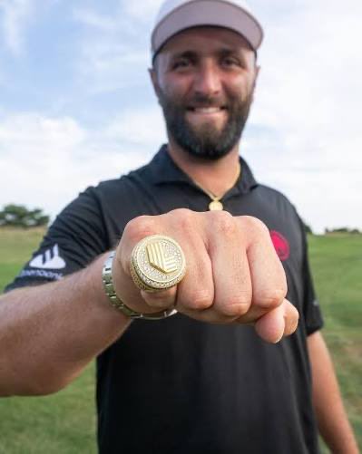 catsguy24's tweet photo. @TronCarterNLU Does this sacred ring mean nothing to you? https://t.co/BhVdVoNEwC