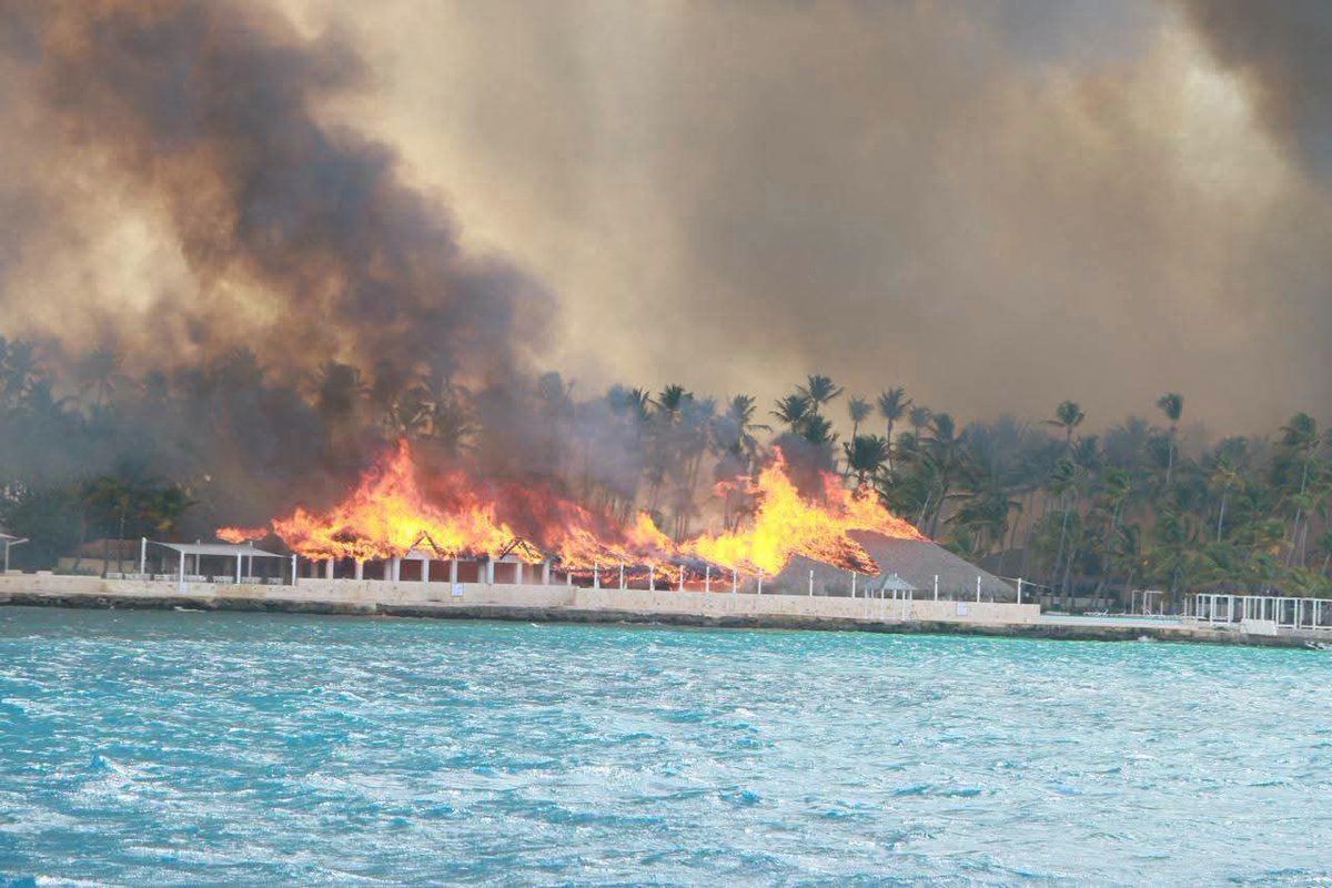 ListinDiario's tweet photo. #LarepúblicaLD | Se registra incendio de gran magnitud en un hotel de Bayahíbe

🔗https://t.co/rjUnHTPQcd

#ListínDiario https://t.co/nkcNwptc6y