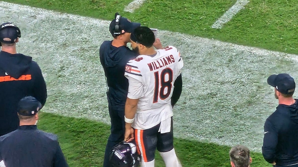 ErikLambert1's tweet photo. Ben Johnson wasn't naive. He knew Caleb Williams would be a tough project when he took the #Bears job.

Turning the young quarterback around would require a step-by-step plan.

Where to start was the question.

That part was easy: the "catastrophic" plays.  (1/2) https://t.co/YRxmsu1HpX