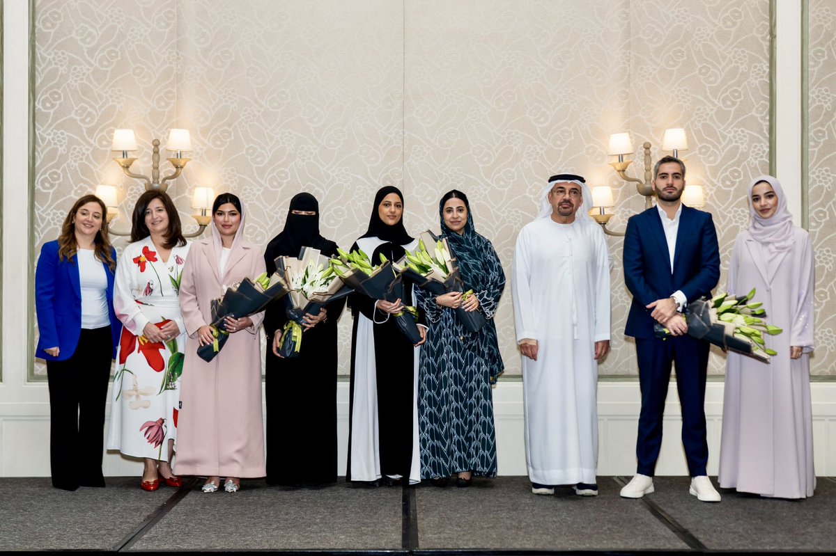 DrHabibAlMulla's tweet photo. شهد يوم امس حفل الدورة الثانية من مسابقة حبيب الملا للبحث القانوني التى تنظمها اكاديمية حبيب الملا. 
والقى المحامي الاستاذ عصام التميمي الكلمة الرئيسية حول كيفية بناء المحامي الناجح.
وقد شارك في تقييم الأبحاث كل من 
الدكتورة سارة السلطان من جامعة الكويت و الدكتورة نسرين ابيض و الدكتورة ريتا واكد من جامعة سانت جوزيف و الدكتور لؤي الحمداني من جامعة ذي قار فى العراق. 
وقد فازت بالمركز الأول الطالبة فاطمة جبر بجائزة قدرها 20,000 درهم عن بحثها الفرق بين الضبطية الإدارية والقضائية. 
وفاز بالمركز الثاني الطالب أنطوان اسكندر بجائزة قدرها 7500 درهم عن بحثه مسئولية المديرين. 
وفازت كل من الطالبة خولة خميس والطالبة فاطمة الفلاسي بالمركز الثالث بجائزة قدرها 5000 درهم عن بحثهما المشترك تنازع الاختصاص بين محاكم المركز المالي ومحاكم دبي. 
أما عن فئة دول مجلس التعاون الخليجي فقد فازت بها الطالبة ريناد السعدون من جامعة القصيم في المملكة العربية السعودية بجائزة بقيمة 10,000 درهم عن بحثها المسؤولية في الذكاء الاصطناعي. 
تهانينا للفائزين