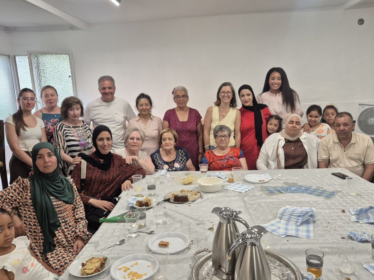 AytoParla's tweet photo. ¡@CuidaParla celebra su fin de curso! 😃

El alcalde de #Parla, @Ramonjurado, ha acompañado a la entidad que durante todo el curso se dedica a fomentar la convivencia vecinal, la diversidad cultural y el apoyo social. 🫱🏻‍🫲🏿

🧵 https://t.co/T5uidoL2Oi