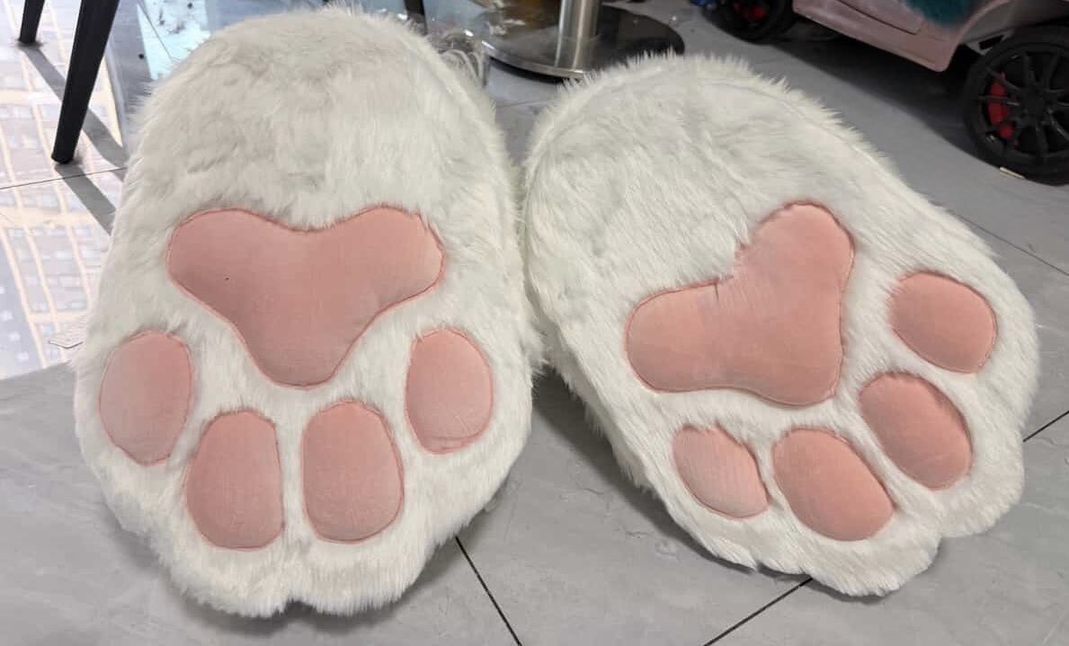 MonteCrime's tweet photo. Stay tuned. Something special is on the way… 

#fursuitfriday #fursuit https://t.co/MELlQAWXES