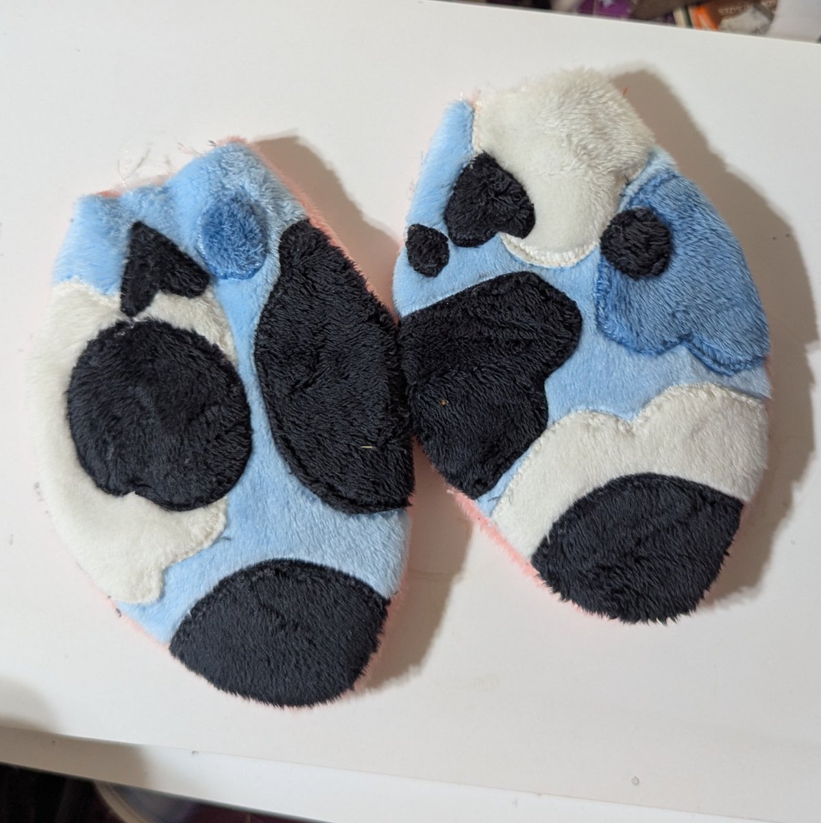 AppleDew_'s tweet photo. Cute little ear markings for a cute little friend. 🩷

I haven't posted in a while, I am still very actively working, so here is a WIP. 😊

(Update Soon ™️) https://t.co/gVMOxVg9Wd
