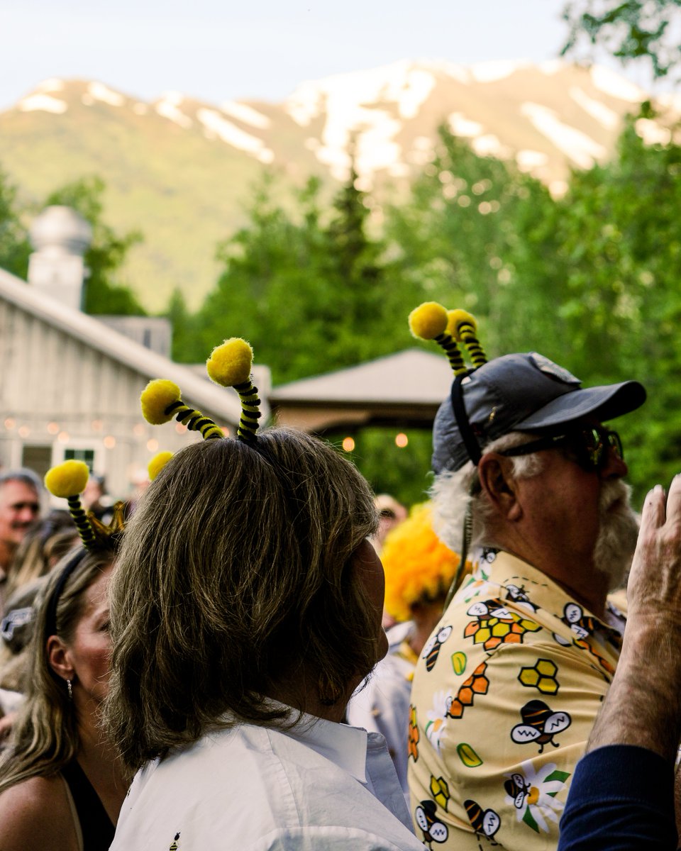 cahoneydrops's tweet photo. Still buzzin' from night one in Hope! 🐝 Let's do it again tonight!

📸: Mark Franzen https://t.co/8TG8ByGBcI