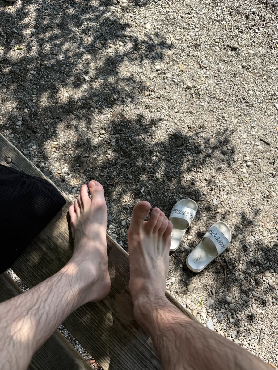 AlphaDrainYou's tweet photo. who wants to worship my perfect feet? 💸🤩 https://t.co/V8jRDCNYKM