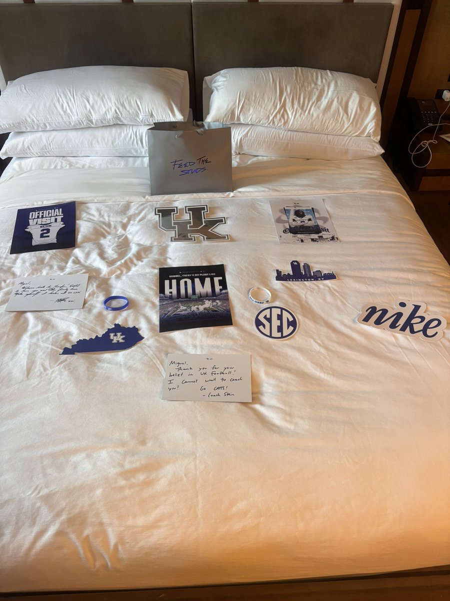 LiMiguel23's tweet photo. BIG BLUE NATION , IM HOME🏡😾!!!

@coachmaye3 @CoachGibson_ @CoachBateman @UKFootball https://t.co/U75rqwM3sN
