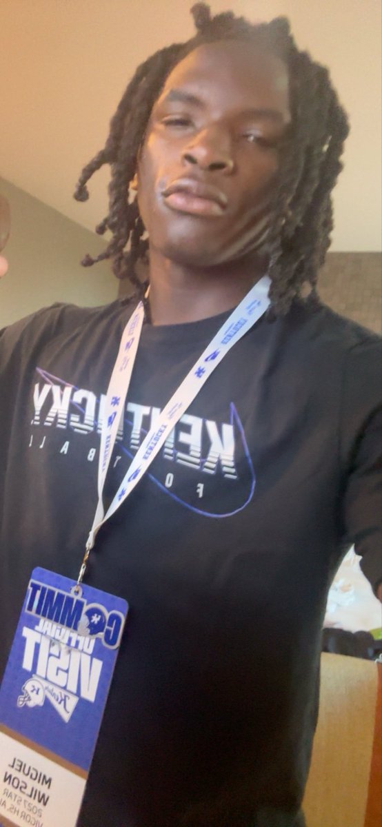 LiMiguel23's tweet photo. BIG BLUE NATION , IM HOME🏡😾!!!

@coachmaye3 @CoachGibson_ @CoachBateman @UKFootball https://t.co/U75rqwM3sN