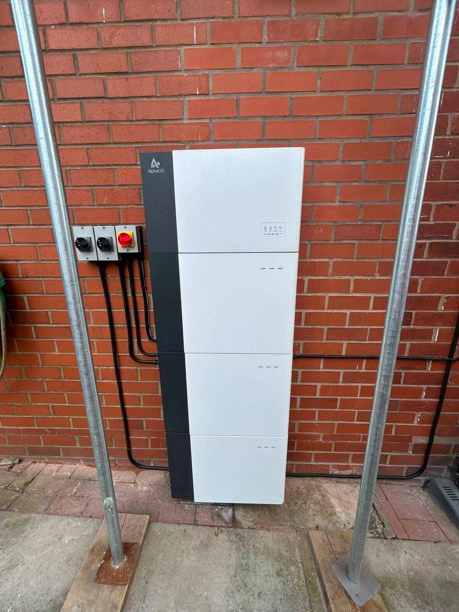 ElecInn's tweet photo. 3x Alpha batteries installed, along with 13 solar panels to power them up.

#chellastonelectrician #derby #electrician #solarbusiness #solarenergy #cleanenergy #solarpvsystem #energysolutions #solarpower #batterystorage https://t.co/S2X1OYcrRn