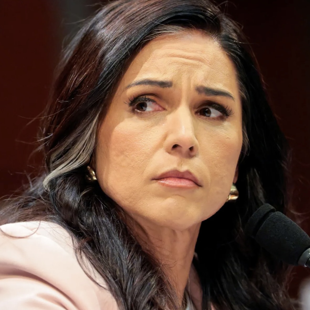 anyonewantchips's tweet photo. Dr Fauci - American patriot. Tulsi Gabbard - Russian asset. https://t.co/JKoD84lLZy