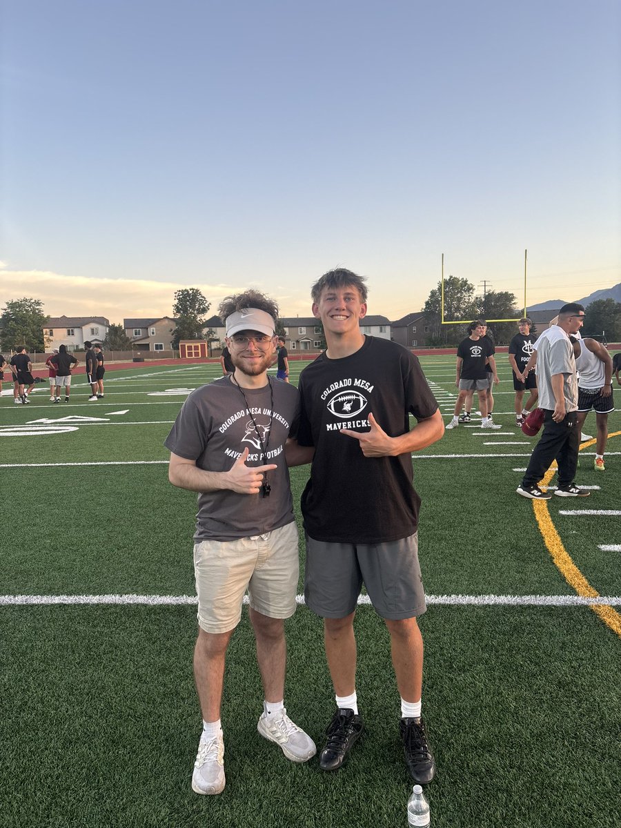Brayden_Rohling's tweet photo. Blessed to compete at @CMUMavsFootball camp yesterday. Thank you to all the coaches who took the time to coach and evaluate me. Continuing to work and get better.@CoachLev1 @CoachBrunoFB @Coach_HunterH @TupperCoach https://t.co/3m9LgNC2QU