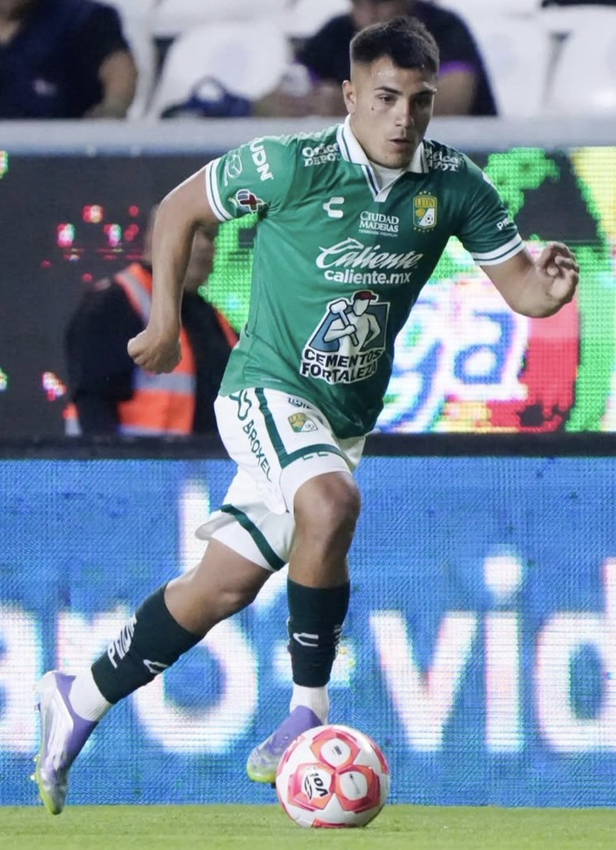 FABRIZIO_FC18's tweet photo. 🦁➡️🔵 Nicolás Vallejo, nuevo jugador de Pachuca.

El jugador argentino ya está en Pachuca, entrena desde hoy y será presentado.

El técnico, Benjamin Mora, lo pidió directamente. 

@mmdeportesmx @mediotiempo @laaficion https://t.co/IedhbJ4yJo