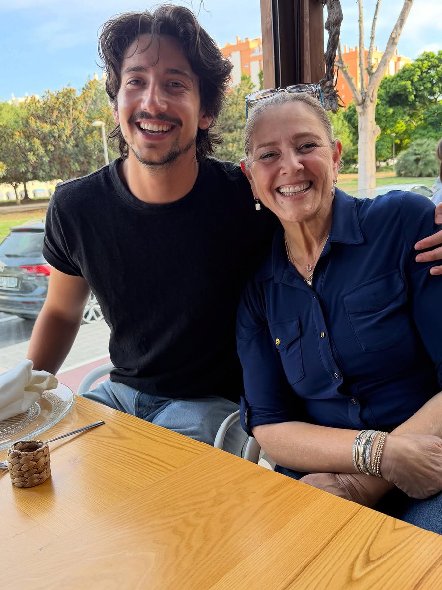 lizziessera's tweet photo. milo finally reunited with camryn 🥹 AND HE LOOKS SOO GOOD https://t.co/QjNR8Kko2i