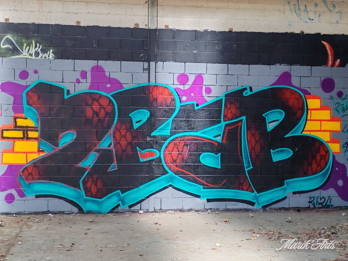 MarikArtsy's tweet photo. Blue is such a beautiful and joyful color...
It gives life, movement, depth etc depending on how it's used
#Imblue #streetart #urbex #graffiti #colorful https://t.co/w98yEEZR3z