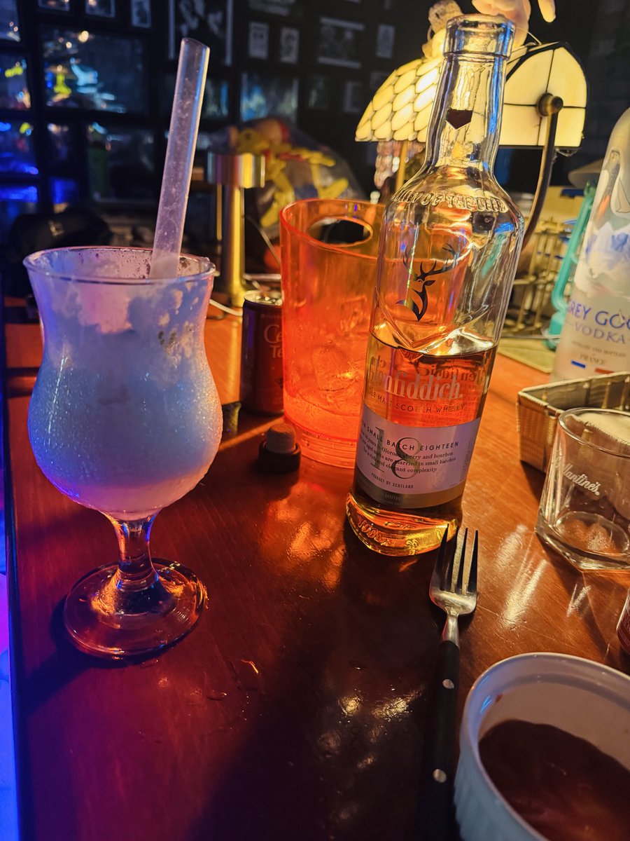 dope_place's tweet photo. 오늘
비도 오는데
여기저기
뛰어다니느라
바쁘다 바빠

후카도
안주도
술도 https://t.co/Du62KZpLMI