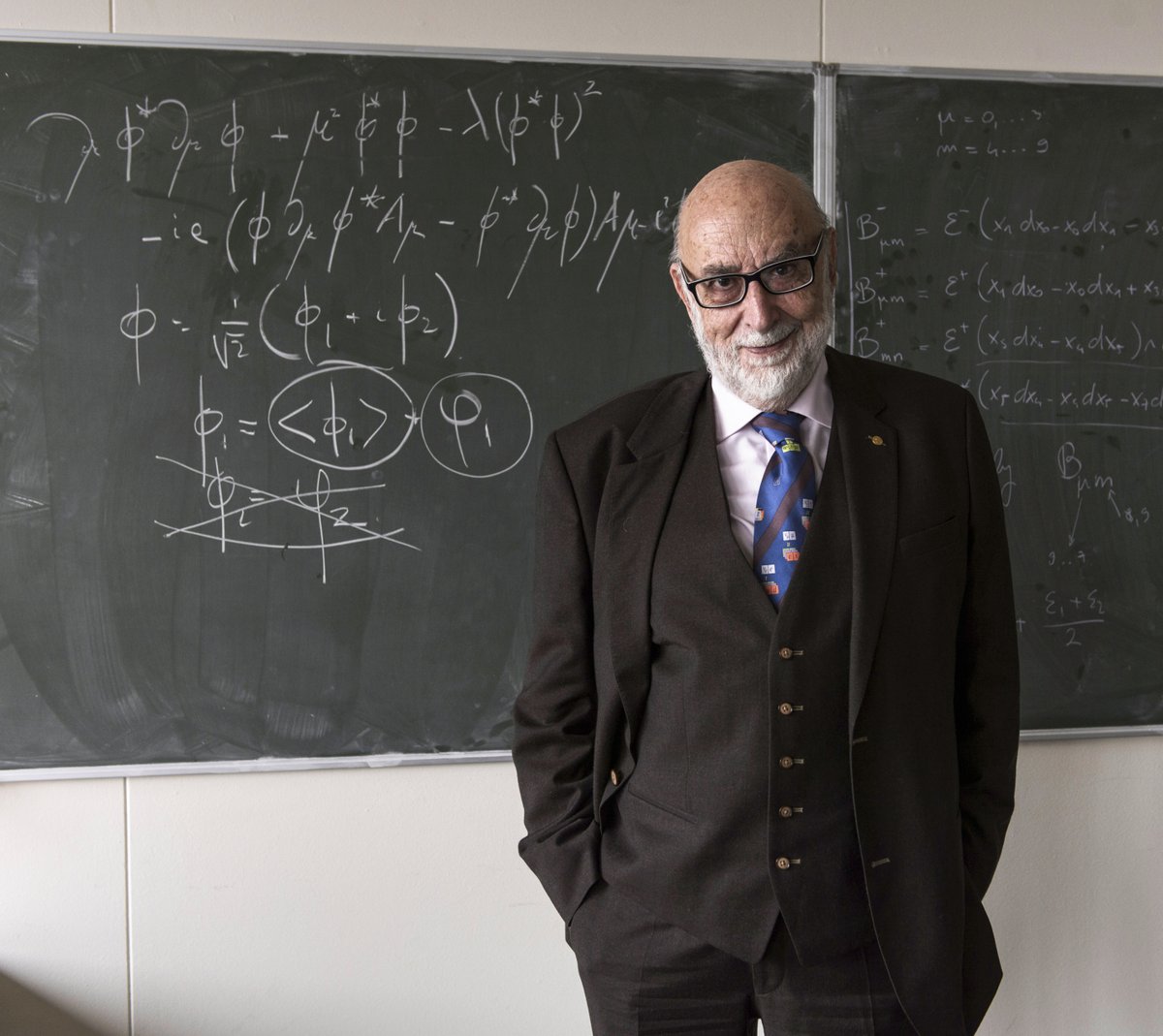 CERN's tweet photo. François Englert (1932 – 2026)

It is with great sadness that we announce that Belgian theoretical physicist, François Englert, has passed away at the age of 93.

Read more: https://t.co/PkTgBpEPFL https://t.co/in3JaAzCTU