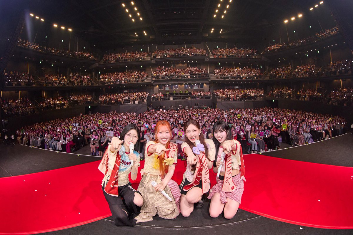 iss_pon's tweet photo. 2周年をIS:SUEとREBORNで一緒にお祝いすることができて幸せな1日でした🎀

特に今日関わってくれたREBORNの皆さんが本当に優しい人ばかりで幸せ2倍です🫶🏻

IS:SUEもREBORNも大好きです🫣

#ISSUE #りぼこれ https://t.co/FLKTqQ9wi4