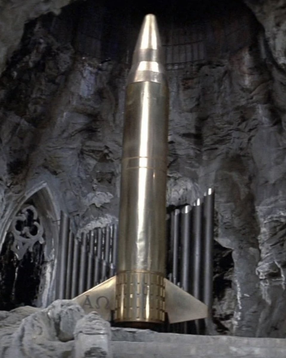 FinalFormTaken's tweet photo. @TheBabylonBee Someone said this is a pic. of the interior, allegedly: https://t.co/QmV46JFCsq