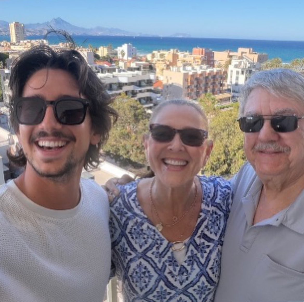 accessmanheim's tweet photo. Flynn Rider a vista! 🥹🦎

📷 instagram | camrynmanheim https://t.co/iHppXUV2Q4