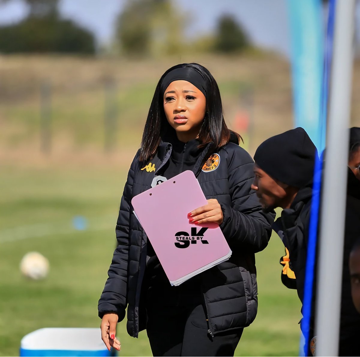 MVProJileka's tweet photo. Bobby Motaung's daughter? https://t.co/Uiz1GcO9Ol