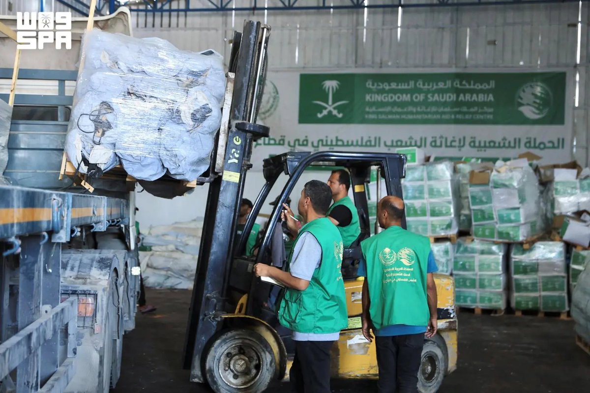 SPAregions's tweet photo. امتدادًا لمواقف المملكة الإنسانية.. وصول قافلة مساعدات جديدة مقدمة من مركز الملك سلمان للإغاثة إلى قطاع غزة
https://t.co/36Um3ez4RE
#واس https://t.co/Ig87CKtcCb