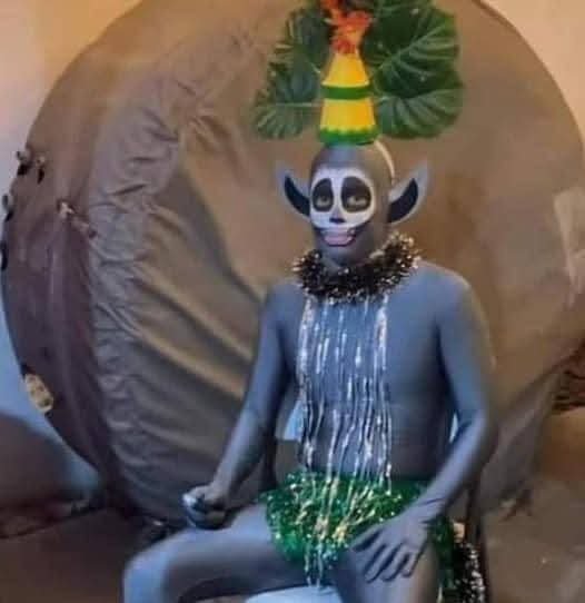 728yy_'s tweet photo. -de que te quieres disfrazar?
-del rey Julien https://t.co/kEyuSTmjNk