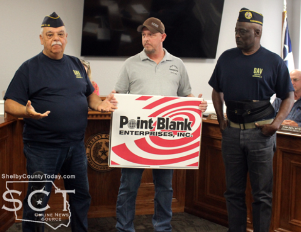 DAVHQ's tweet photo. DAV Chapter 83 in South Carolina recently presented a bullet-resistant vest to Shelby County Courthouse Security Officer Chris Davis.

Check out the full story and more news about DAV members ➡️  https://t.co/DylG0YCXwy. https://t.co/ve5dtx6crR