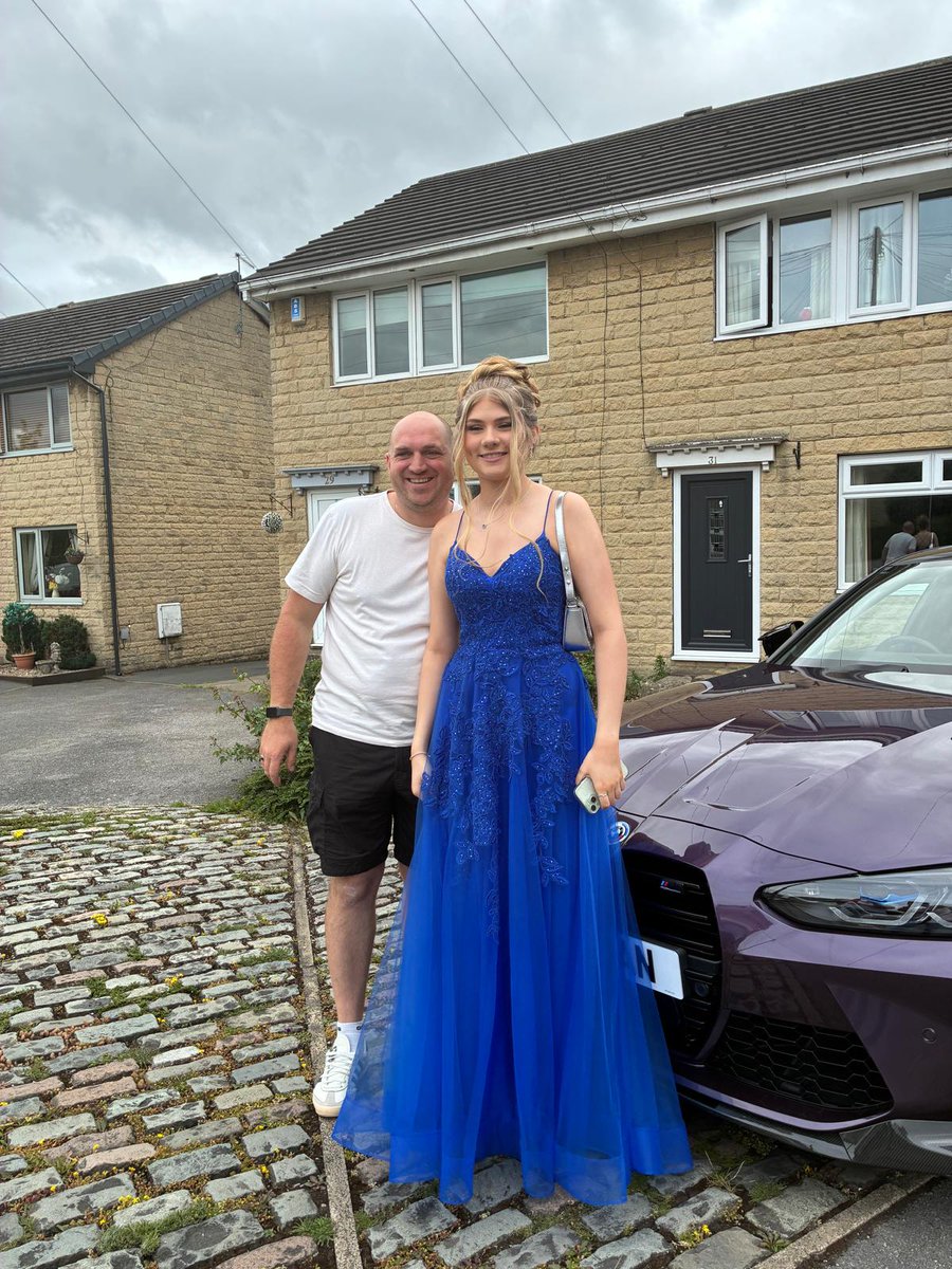 WightmanRw's tweet photo. Eldest's prom night.dont know how we got here 🤯 #prouddad https://t.co/SggsqHawqV