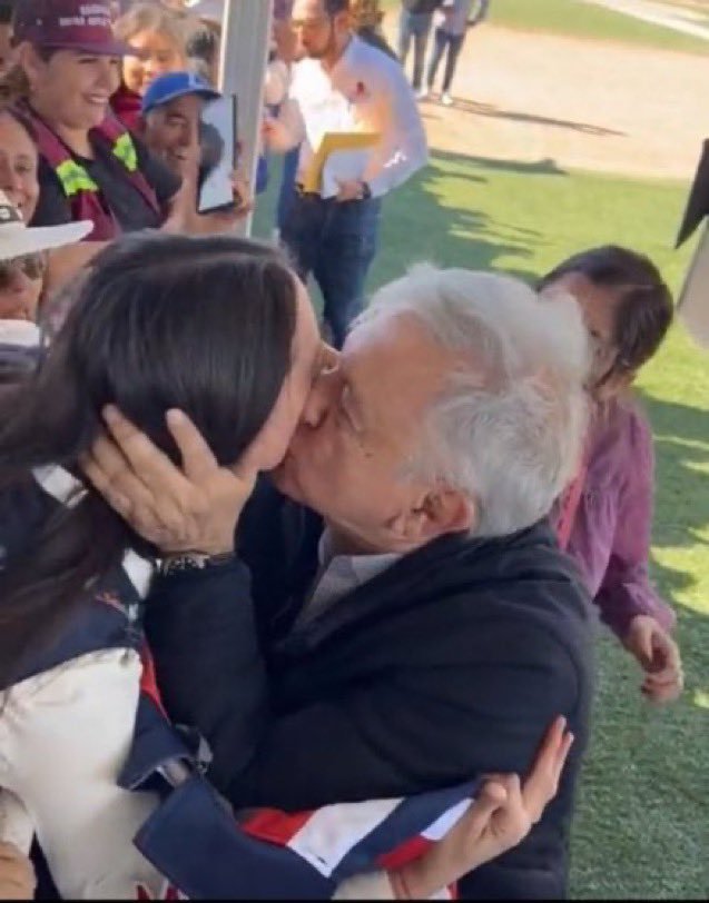 LlorensAlberto's tweet photo. @Oficial_Vicman Bombazo!!! No mmn!😂
Su forma de hacer política, ya la investigan por delitos electorales. https://t.co/qUywh1UXke