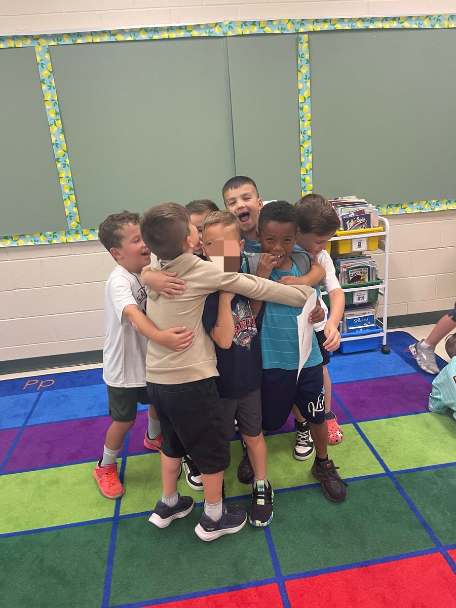 Brantsfirsties's tweet photo. Last day ❤️ https://t.co/t6y7nWZj2P