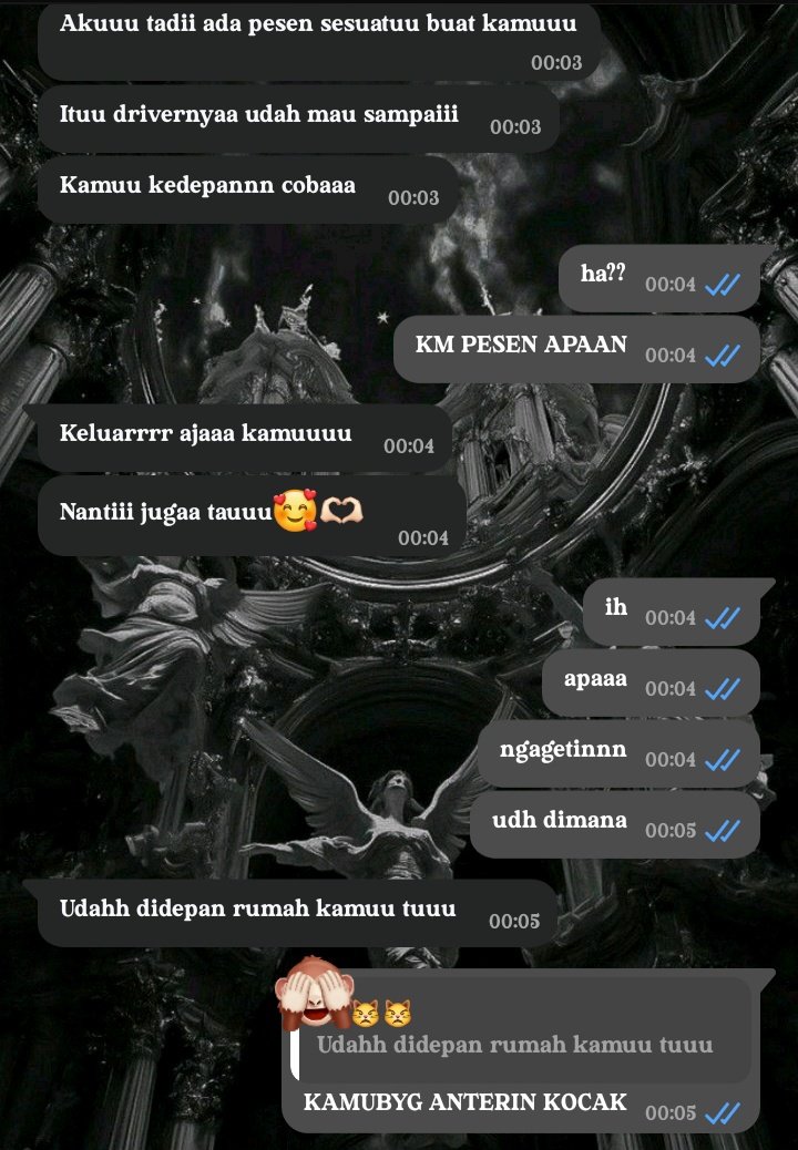 ItsMeBatari's tweet photo. ngadu abis nyuci, terus betmut seharian krna 1 org, terus tiba tiba ni org dateng dateng jam set 1 ngasih kopi ice cream sm duit 😭😭😭😭 ternyata kalo lg badmood ads loh cowo yg usaha biar mood cewe yg lg sm dia balik lagi 😖😖 dluan ya semua 😋😋😋😋 https://t.co/sNnng0oV7g