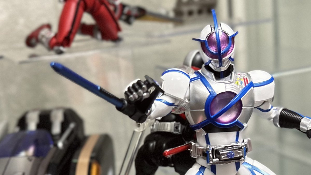 Biscuit__man's tweet photo. アーツ555ブース一先ず完成

サイドバッシャーが思ったより大きいのと、飾りたい物が多すぎてちょっとぎちぎちだけど、一旦これでいいかな

飾りたかった構図も上手くいったから、後はオーガが早めにきてくれたら嬉しい🥺 https://t.co/UVKCvY9Mx3