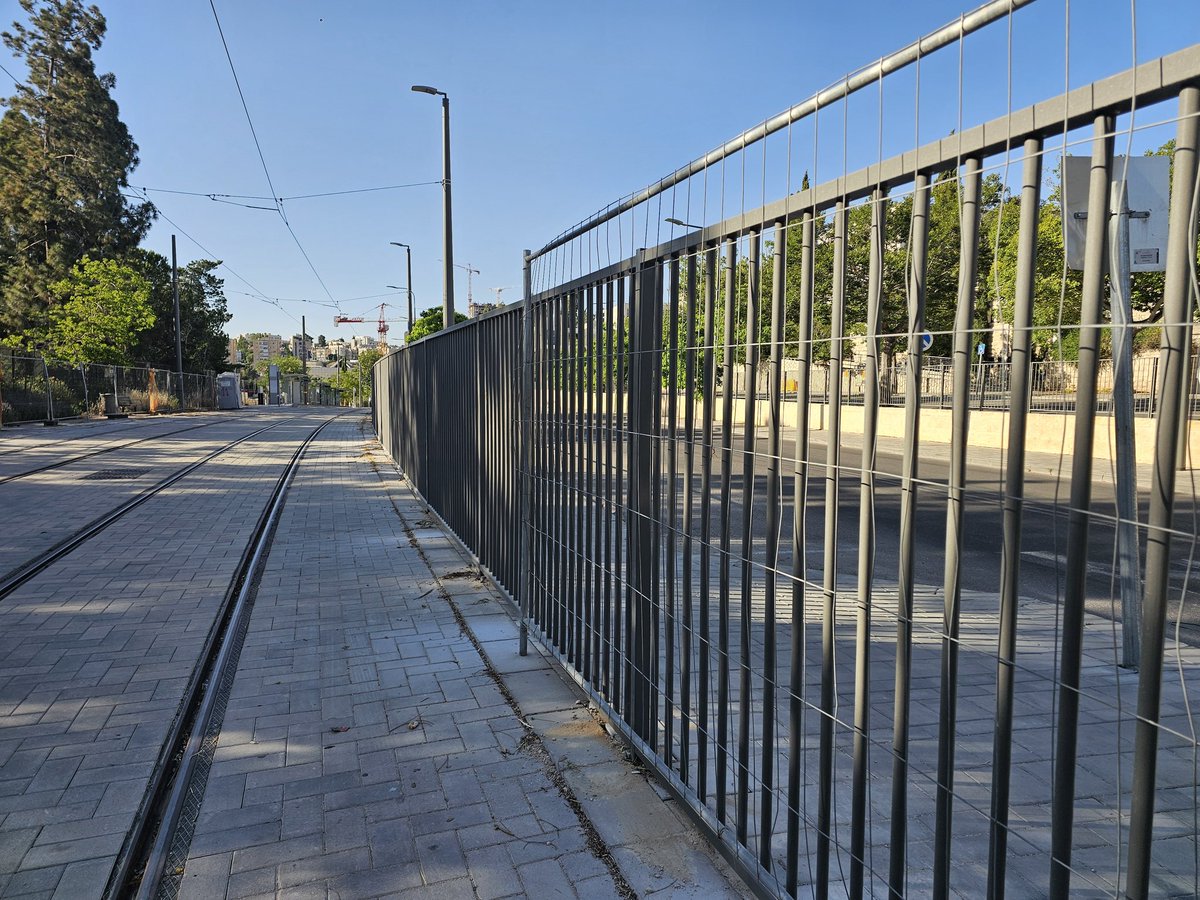 نير حسون Nir Hasson ניר חסון tweet media