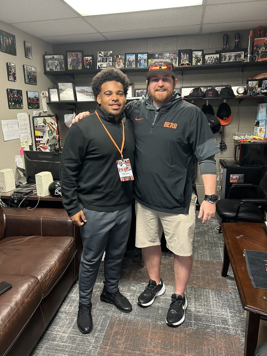 ChristianS77414's tweet photo. After a great visit and conversations with Coaches, I am blessed to receive an offer from Heidelberg University!
@BergFootball 
@Coach_Donaldson 
@CoachJakubcin 
@coachjasonlewis 
@CoachMabatah 
@CoachTMill44 
@Isaac_Wilson43 
@CoachJlew https://t.co/hfZCULhDUu