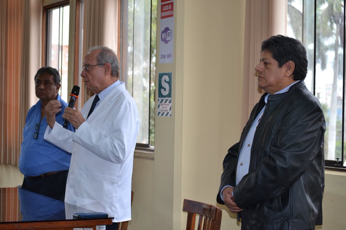 Medicina_UNMSM's tweet photo. 👨‍👧‍👦💙 En el marco del #DíaDelPadre, la Facultad de Medicina San Fernando rindió homenaje a sus trabajadores administrativos. El decano, Dr. José Del Carmen Sara, destacó su compromiso y valiosa contribución al desarrollo institucional. ¡Feliz Día del https://t.co/SohUQW4apq