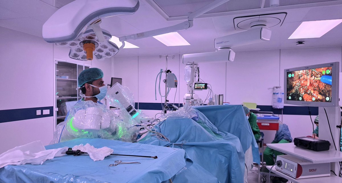 adeelanwaar3's tweet photo. Assisted a robotic pyeloplasty as the 1 st assistant today on CMR- Versius under supervision of Dr Assad ur Rehman
#RoboticPyeloplasty #RoboticUrology #UrologyResident #SurgicalEducation #PKLI #RoboticSurgery https://t.co/BBTdUxaLGX